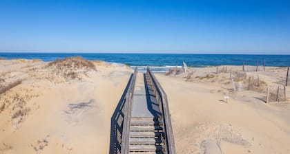 Charming OCEANSIDE Cottage Steps from the Beach in South Nags Head
