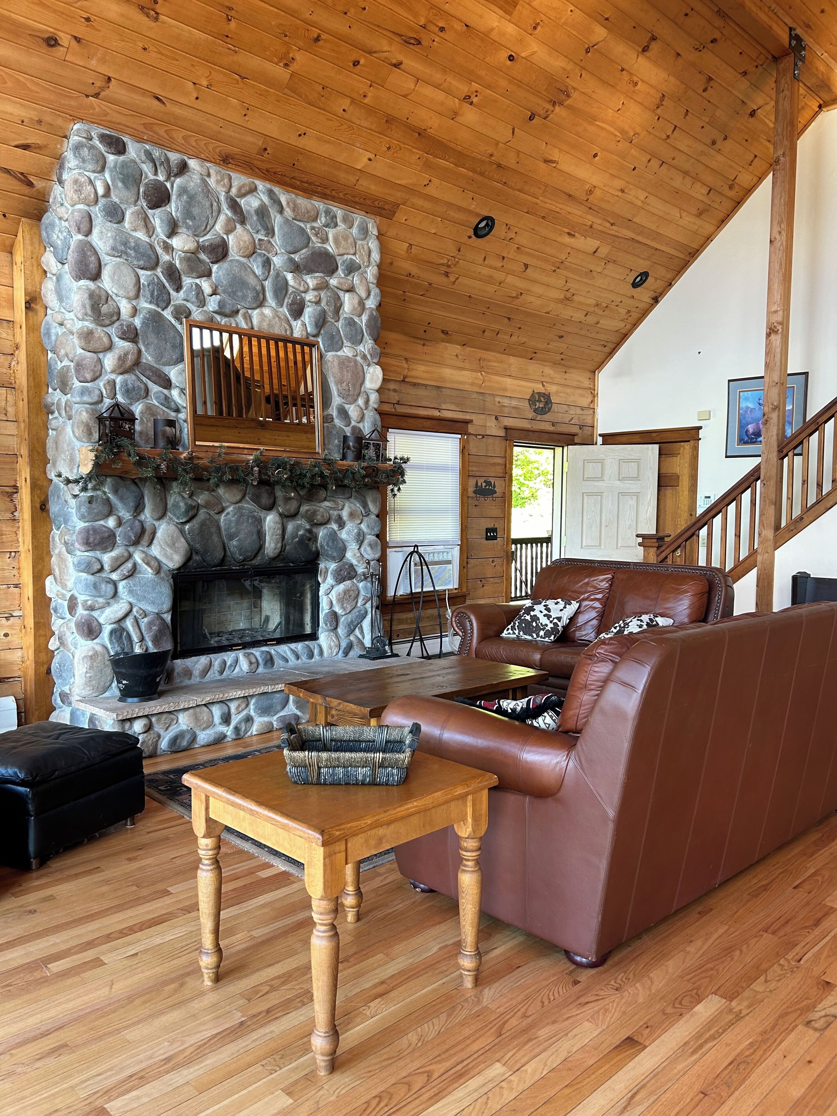 Smart TV, fireplace, video games, DVD player