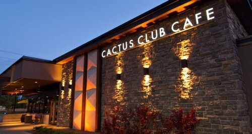 A@Home Cozy ,Family 4 BR+3 BAH By Chinook Mall/LRT/Heritage /Glenmore Reservoir