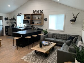Tv, pejs, bøger