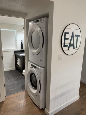 Interior - Farmhouse 534 Leakey - Amazing (Leakey)