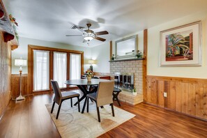 Dining - Home away from home, Close to strip (Las Vegas)