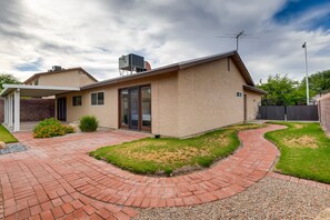 Exterior - Home away from home, Close to strip (Las Vegas)