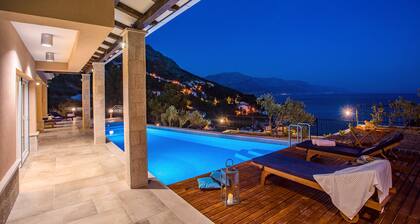 Villa Porto Mimice – 40sqm Heated Pool, 4 Bedrooms, Sauna, Gym & Billiards