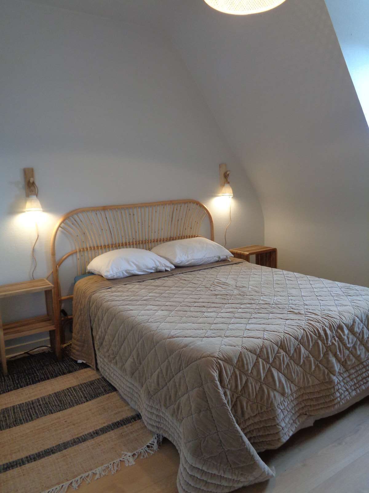 8 bedrooms, iron/ironing board, travel cot, bed sheets