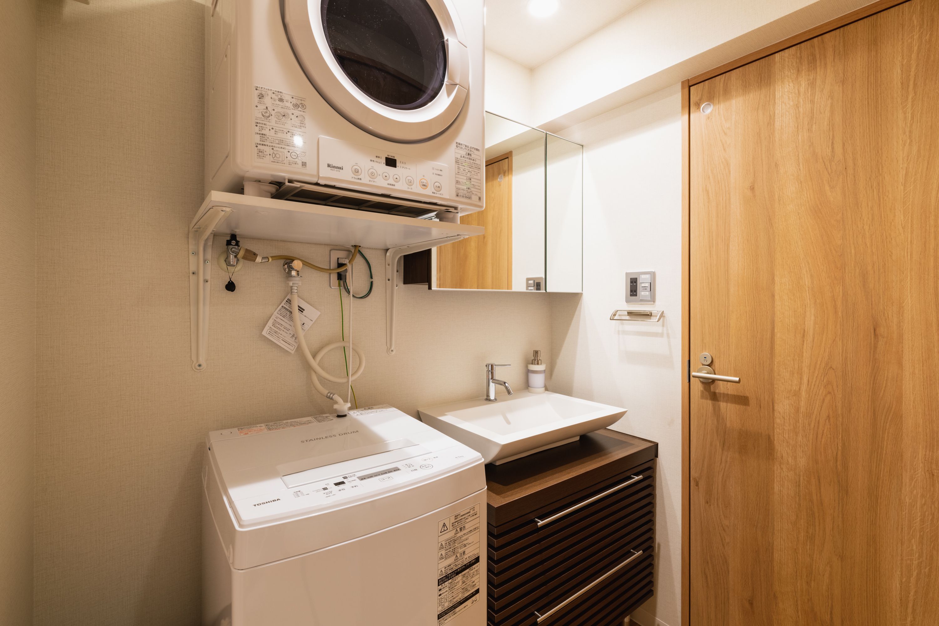 separate bathtub and shower, free toiletries, hair dryer, slippers