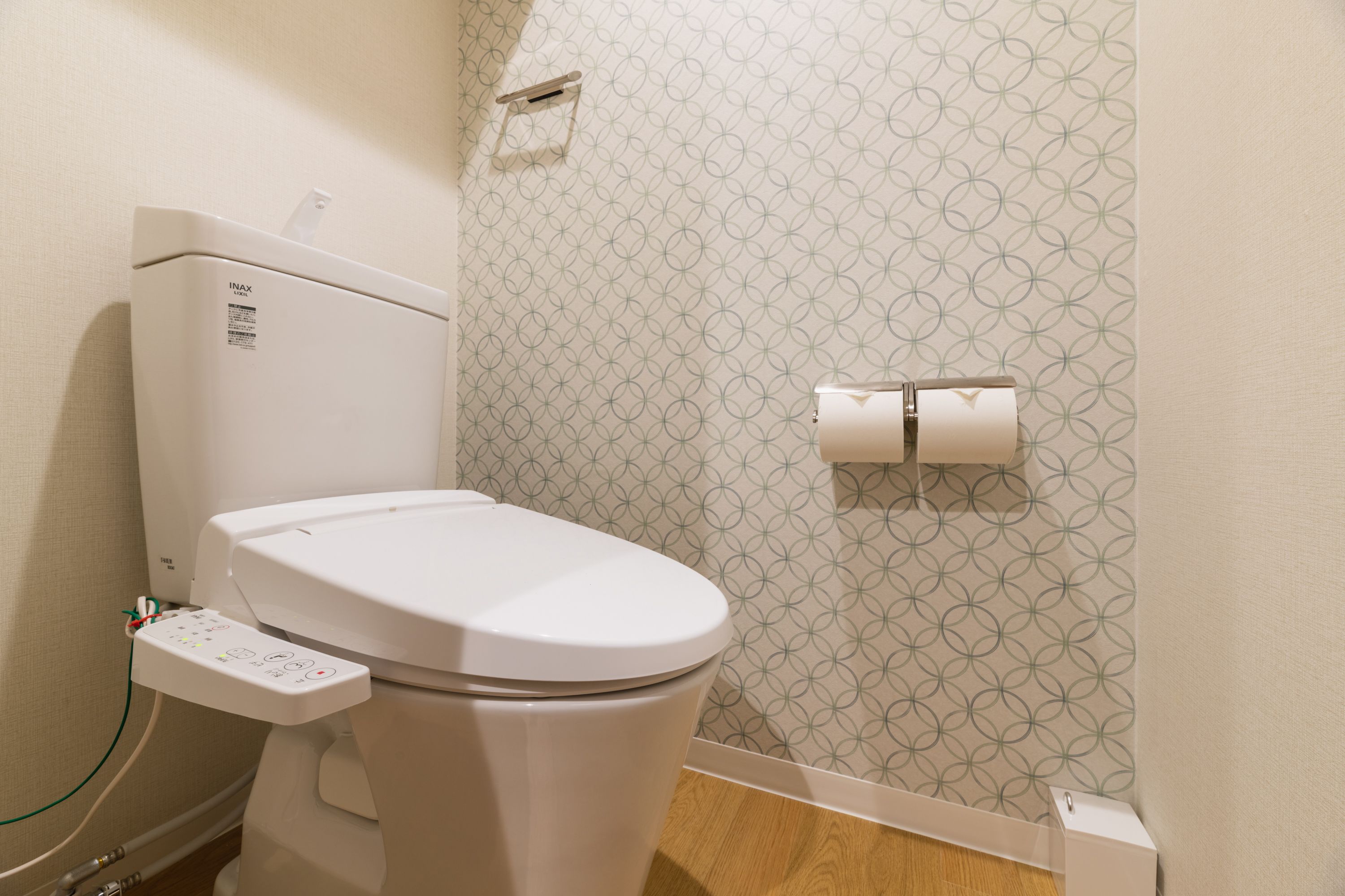 separate bathtub and shower, free toiletries, hair dryer, slippers