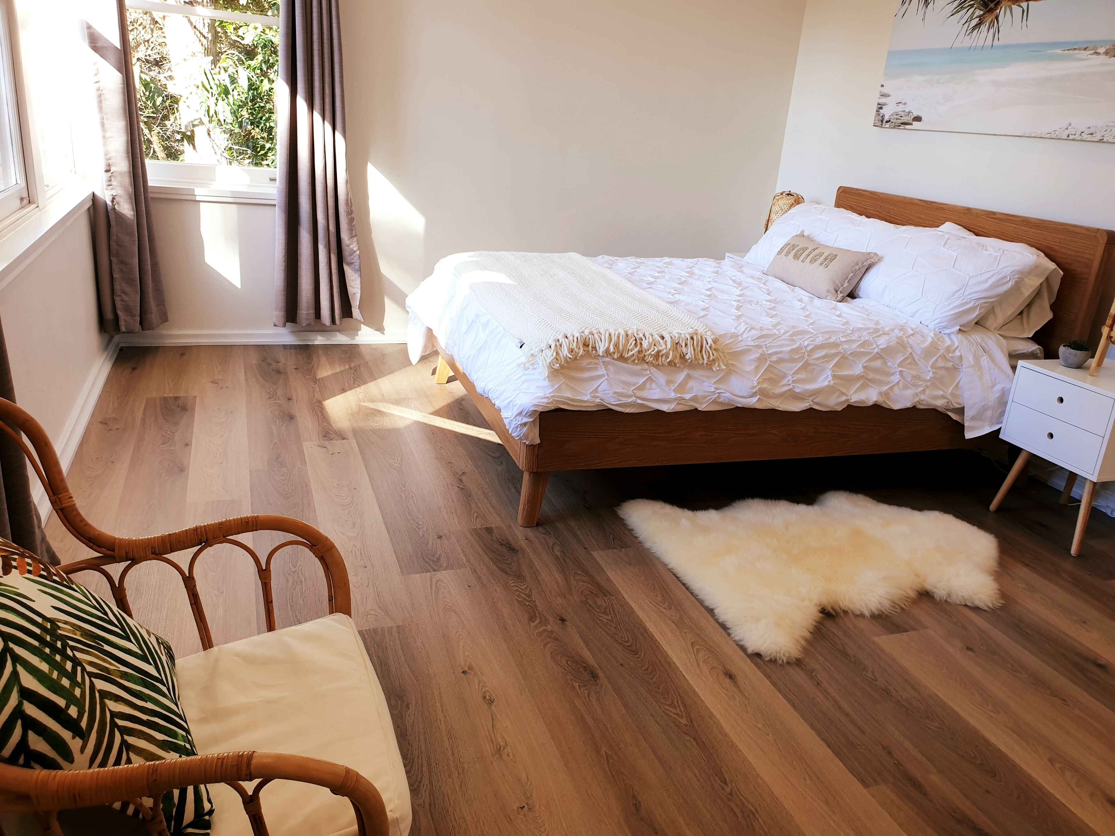 “Aloha Avalon” - 3 bedroom apt just a short stroll to two beaches & village