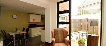 Modern Apartment with WiFi in great location.