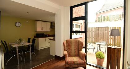 Modern Apartment with WiFi in great location.