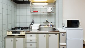 Apartment House 3F | Private kitchenette - Osaka/Umeda Reiwa New Inn (Osaka)