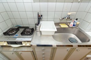 Lägenhet (House, 3F) | Eget pentry | Kylskåp, mikrovågsugn, spishäll och grytor/köksredskap