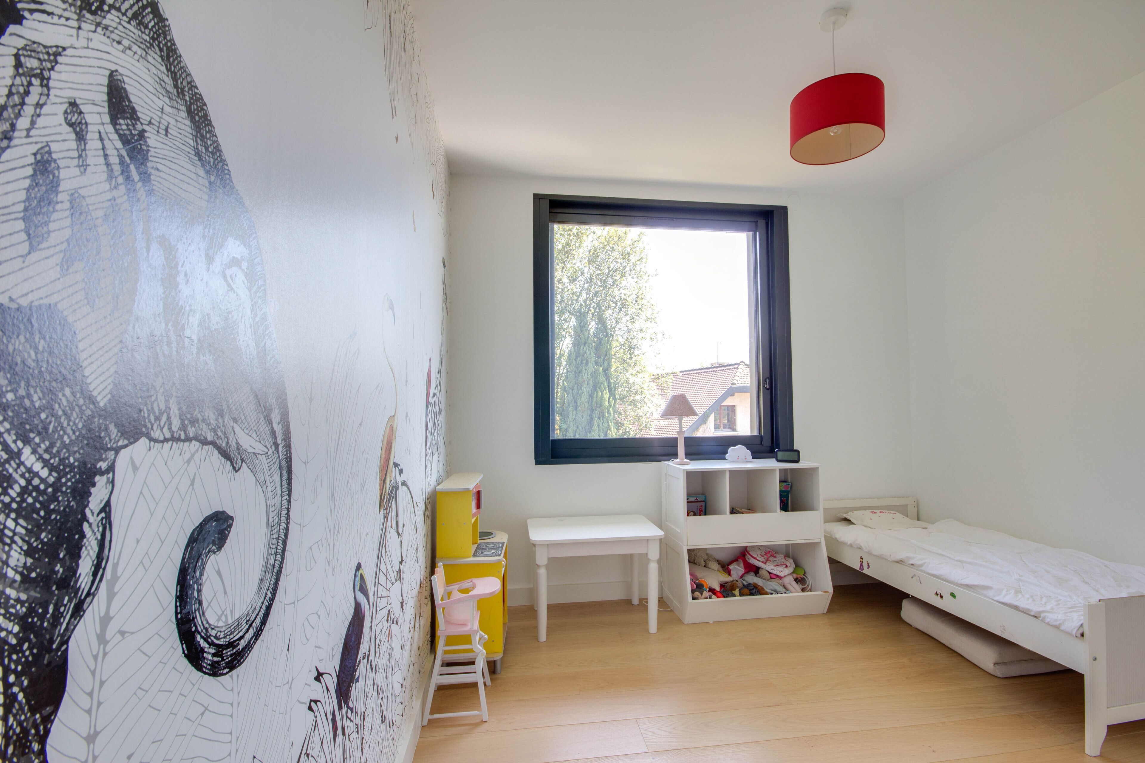 6 bedrooms, iron/ironing board, free WiFi