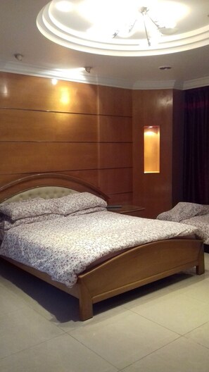 3 Schlafzimmer, Bügeleisen/Bügelbrett, WLAN, Bettwäsche