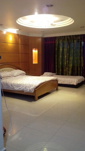 3 slaapkamers, een strijkplank/strijkijzer, wifi, beddengoed