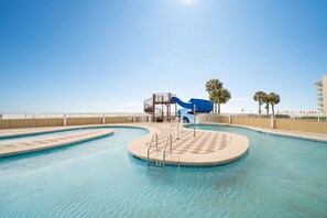 Piscine couverte, piscine extérieure