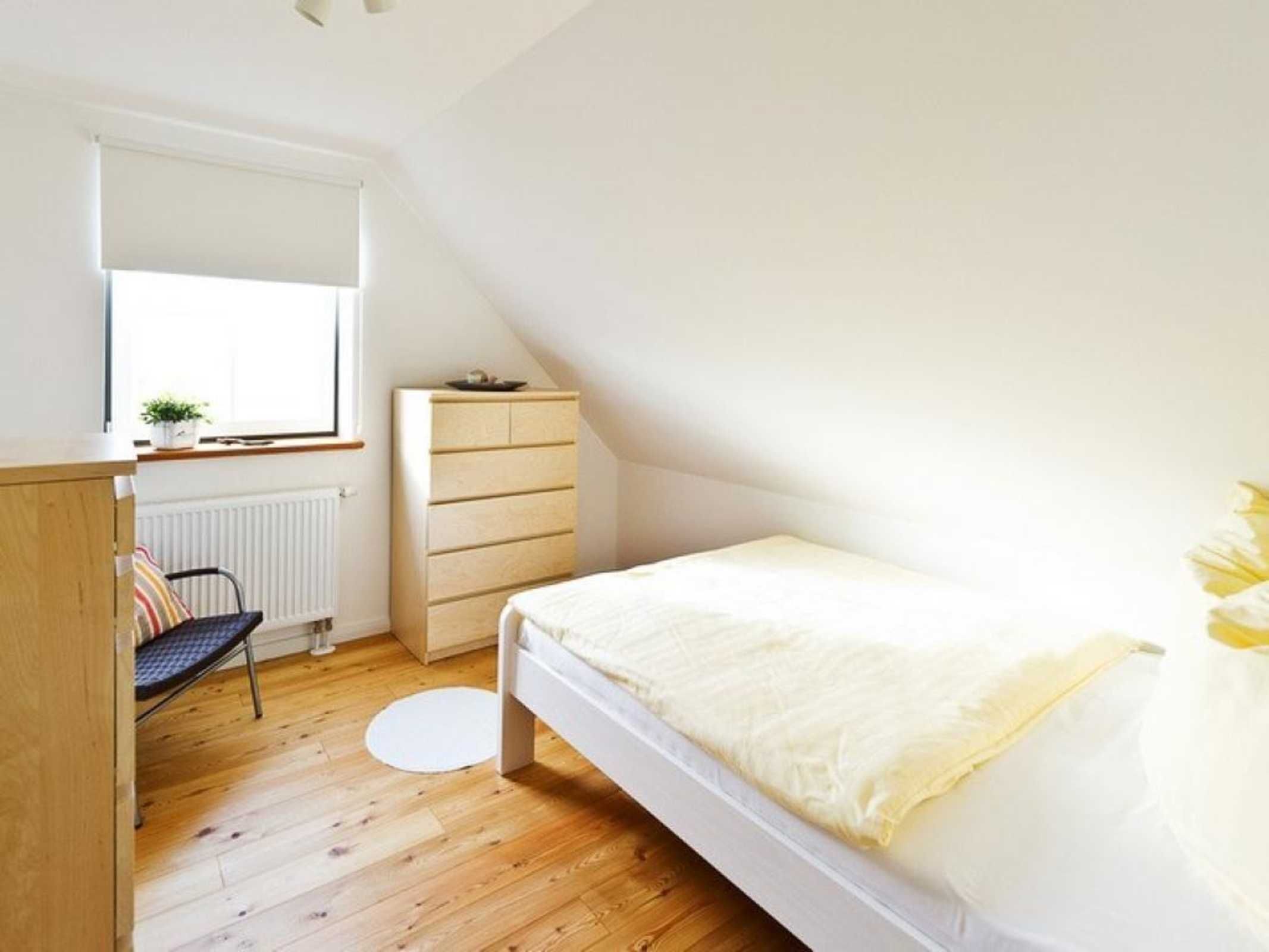 4 bedrooms, travel crib, WiFi