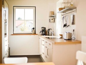 Kühlschrank, Mikrowelle, Geschirrspüler