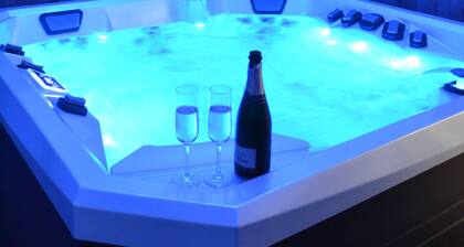 Cottage LES BULLES D'EMERAUDE mit eigenem Whirlpool im Innenbereich