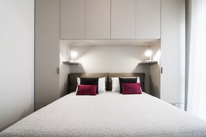 1 slaapkamer, een strijkplank/strijkijzer, wifi