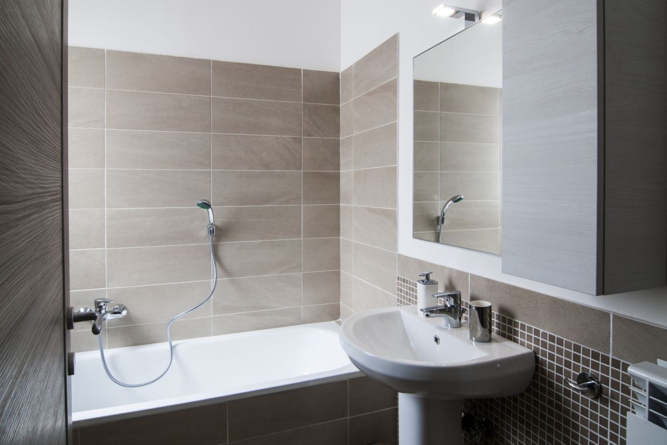 Vasca, asciugacapelli, bidet