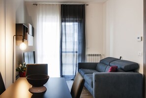 TV - GuestHost - Comfortable apartment located on the seventh floor of a modern residence equipped with a lift.In 40 square meters of space it comfortably accommodates 2 people with a double bedroom.Located in the Fonte Laurentina district, near the ring road (Roma)