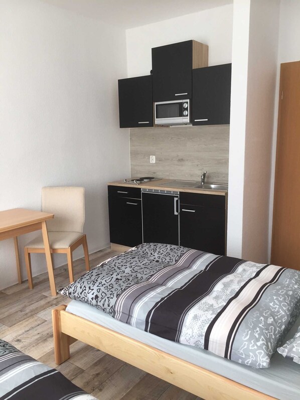 1 bedroom, bed sheets - Apartment 1 - Apartments near Bützower See (Bützow)