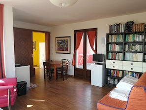Interni