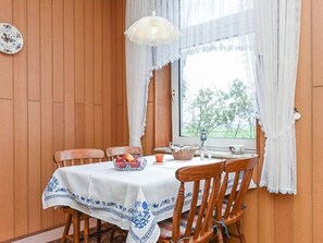 Dining - Apartment "Deichblick" - "Ferienhof Bremer" (Neuharlingersiel)