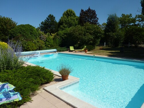 Beautiful villa private pool and beautiful garden next to La Rochelle