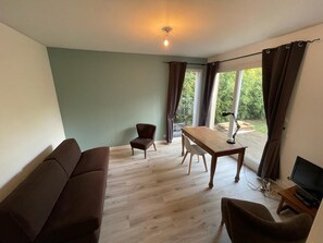 Smart TV, fireplace, foosball, table tennis