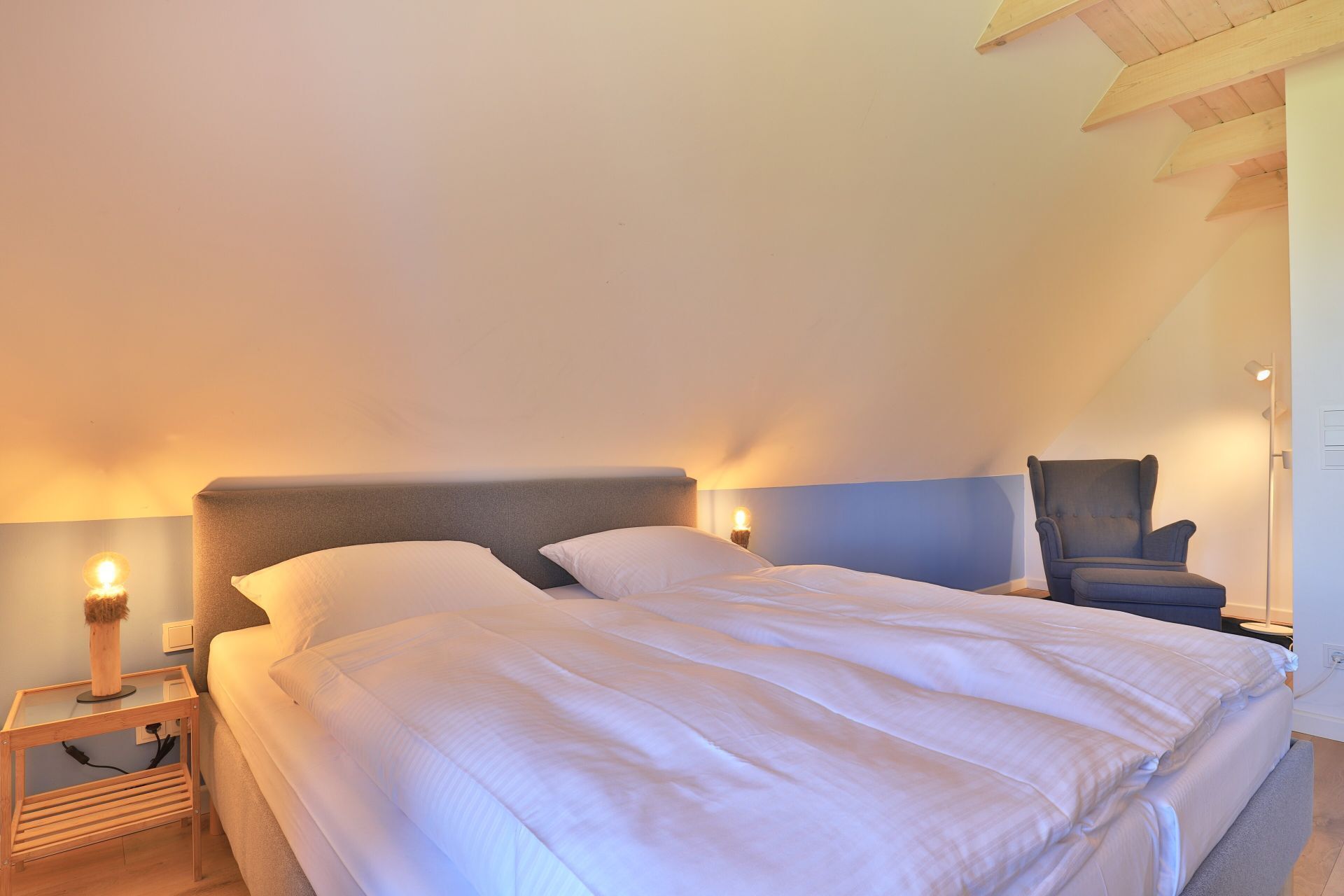 3 chambres, fer et planche à repasser, lit parapluie