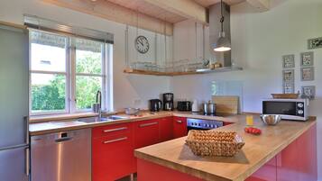 Fridge, microwave, oven, dishwasher