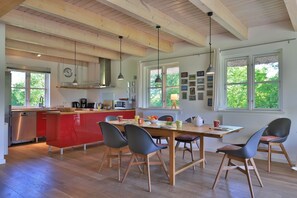 Imagen sin descripción, 3 de 38, botón