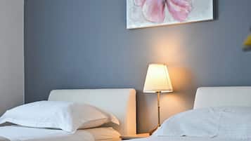 6 habitaciones, caja de seguridad en la habitación y escritorio