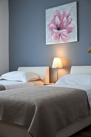 6 Schlafzimmer, Zimmersafe, Schreibtisch, schallisolierte Zimmer