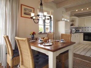 Dining - Shooting star, Germany (Kalkhorst)
