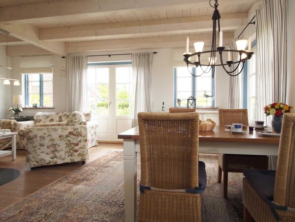 Unclassified image, 1 of 22, button