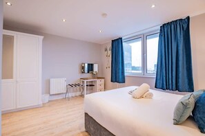 3 bedrooms, iron/ironing board, travel crib, WiFi - Beautiful Harbour View (Galway City)