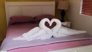 1 habitación, tabla de planchar con plancha, wifi gratis y ropa de cama 