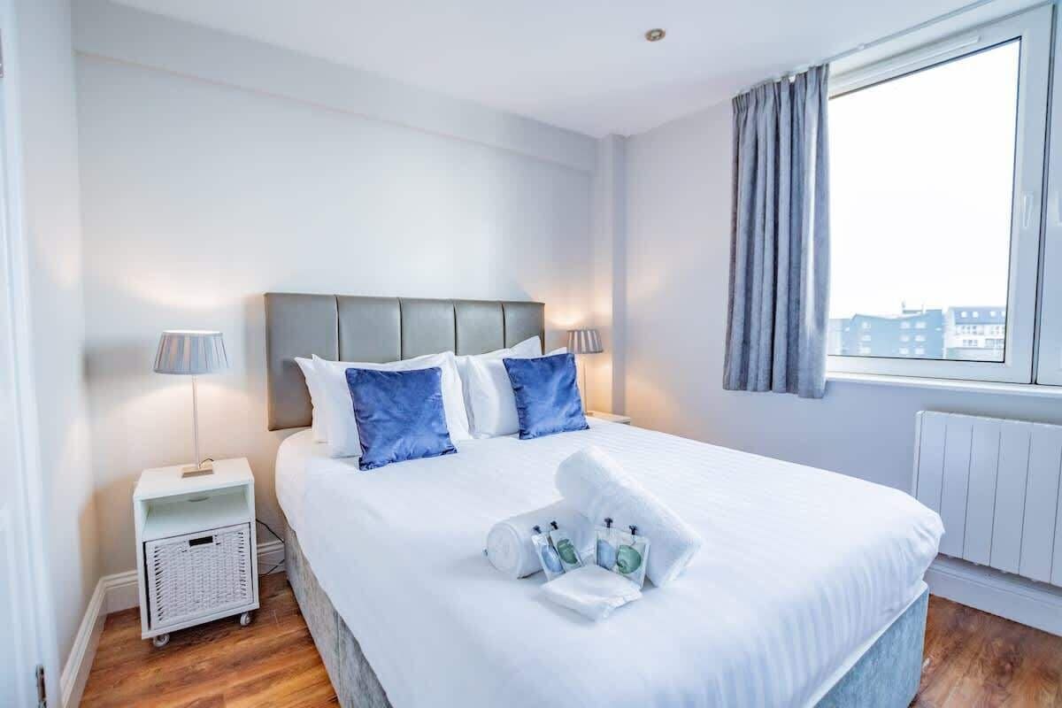 3 bedrooms, iron/ironing board, travel cot, WiFi