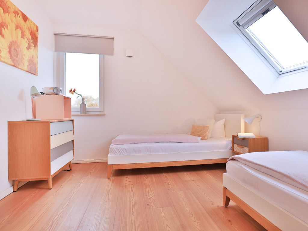 4 bedrooms, travel crib, WiFi