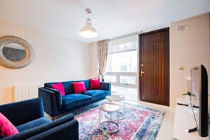 Smart TV - Luxury Living Galway City. Free Secure Parking (Galway City)