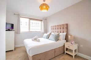 2 bedrooms, iron/ironing board, travel cot, free WiFi