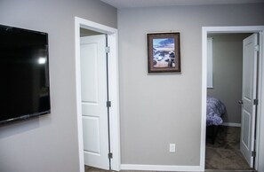 2 soverom, strykejern/-brett, wi-fi (inkludert) og sengetøy