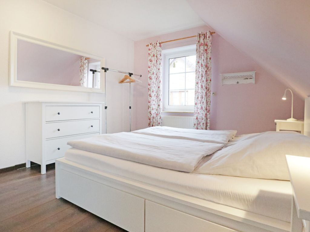 3 bedrooms, travel crib, WiFi