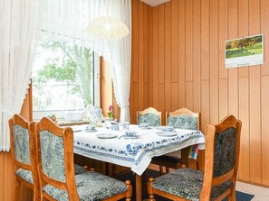 Dining - Apartment "Landblick" - "Ferienhof Bremer" (Neuharlingersiel)