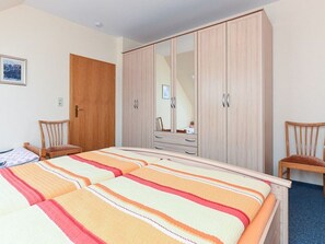 Room - Apartment "Landblick" - "Ferienhof Bremer" (Neuharlingersiel)