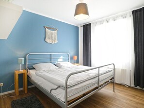 2 Schlafzimmer, Reisekinderbett, WLAN