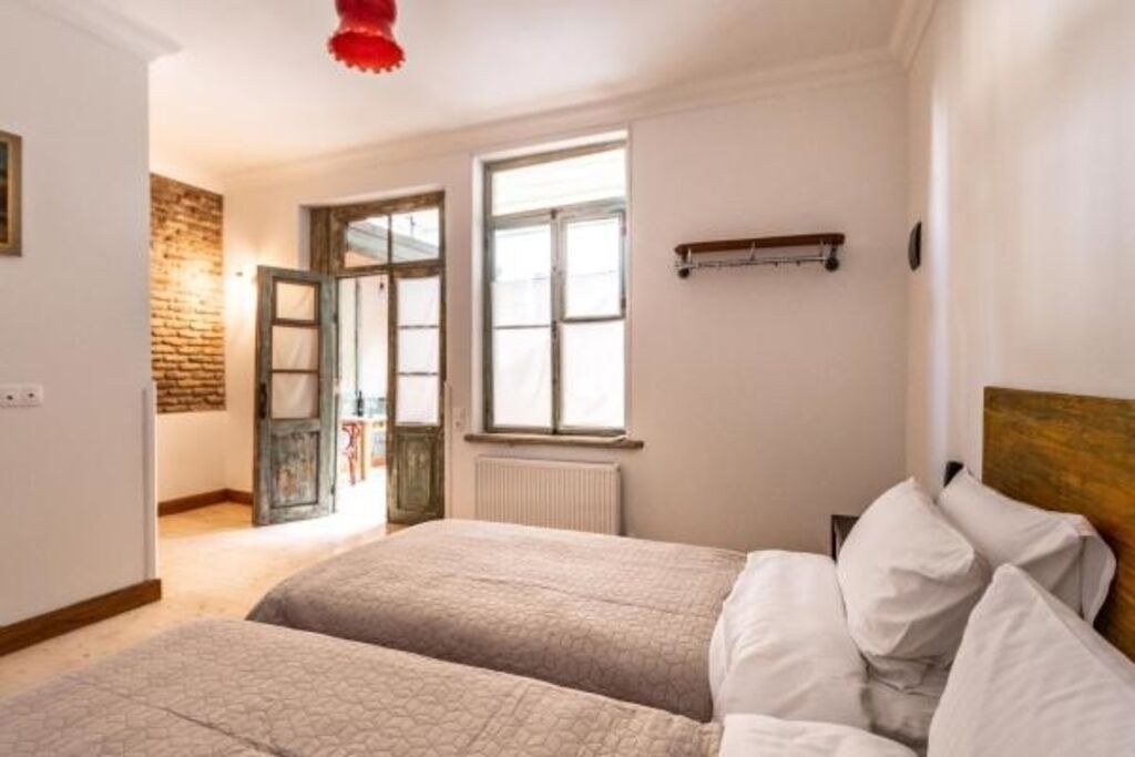 5 bedrooms, free WiFi